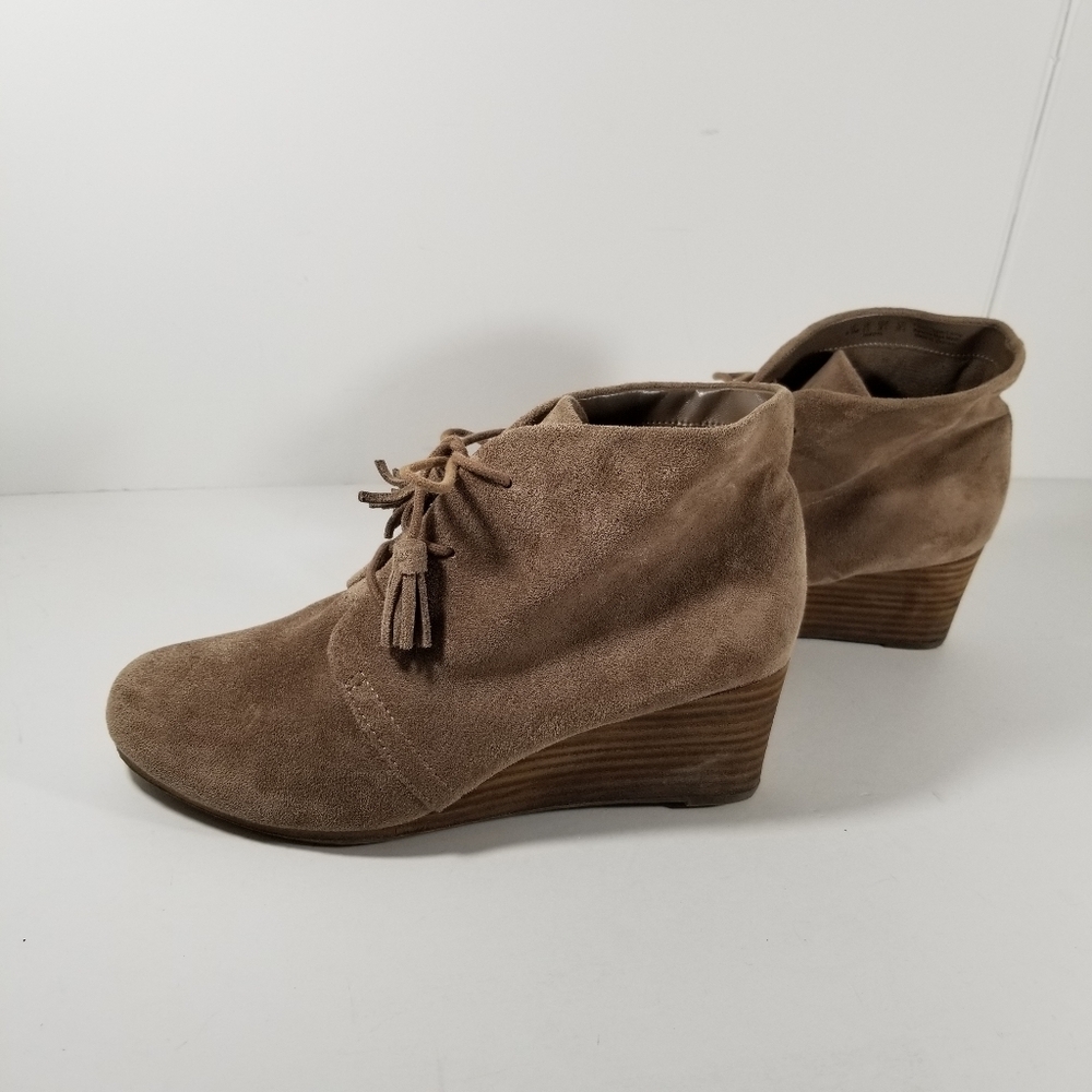 Dr. Scholls Booties Women's 8.5M Dakota Wedge Suede Boots Stucco Taupe
